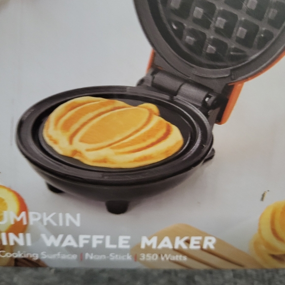 Mini Pumpkin Waffle Maker new - Picture 6 of 6